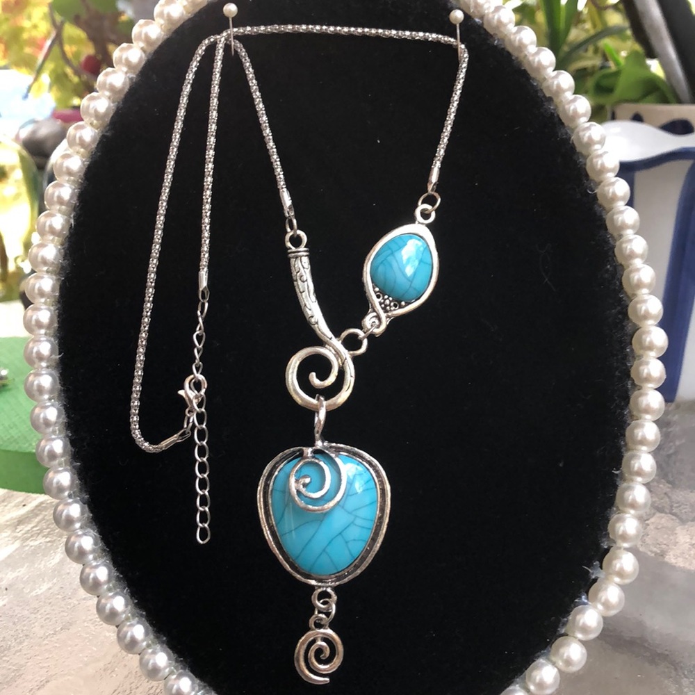 🦋Beautiful Turquoise Boho Statement Necklace with swirl design